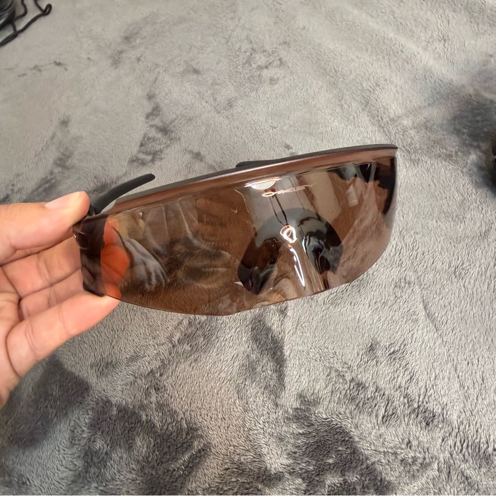 Oakley Kato Sunglasses - Prizm Lens - Carbon/Black - Authentic with Case